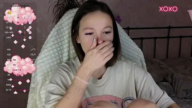 lil luna x online show from December 21, 3:27 pm