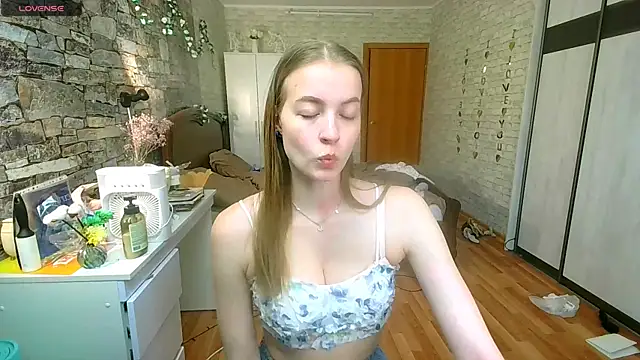   Aphrodita  wow   online show from May 11, 2:45 pm