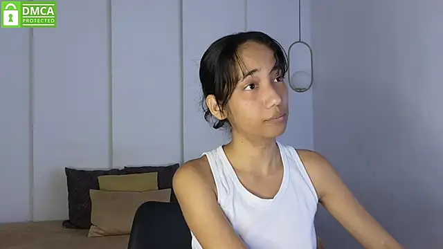 hot little bunny online show from May 21, 9:46 pm