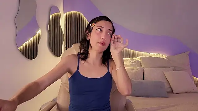 hot little bunny online show from February 3, 8:34 pm