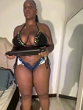 LiraRusso online show from May 17, 9:36 pm