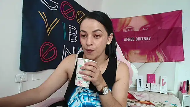 LovelyAzucena online show from April 28, 3:05 pm
