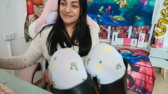 LovelyAzucena online show from May 26, 3:22 pm