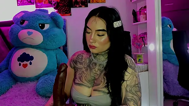 CloeeBeckam online show from May 9, 12:01 am