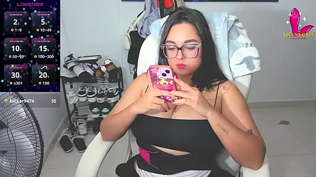 Snapshot of CelesteBrucee chatting on October 4, 11:53 pm CelesteBrucee online show from October 4, 11:53 pm