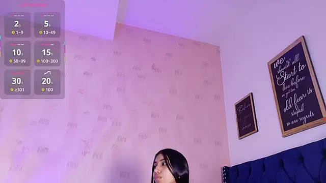 littlee emilyy  online show from May 16, 3:22 pm