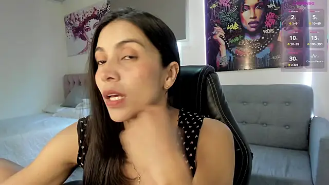 andykiuty online show from February 4, 7:28 pm