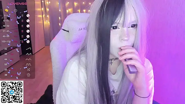 SelenaCute online show from February 10, 5:32 am