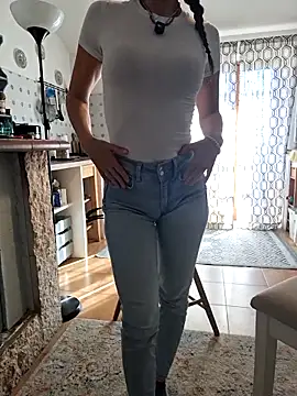 Silvia Zeno online show from April 9, 7:25 am