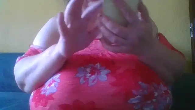 Nataliesbestjuggs online show from October 25, 1:52 pm