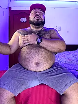 Snapshot of FetishBearsBig chatting on September 20, 9:02 pm FetishBearsBig online show from September 20, 9:02 pm
