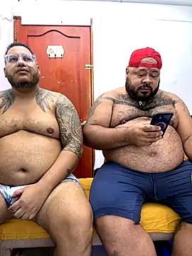Snapshot of FetishBearsBig chatting on September 30, 2:28 am FetishBearsBig online show from September 30, 2:28 am
