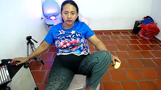 daleska ayala 1 online show from February 2, 10:53 pm