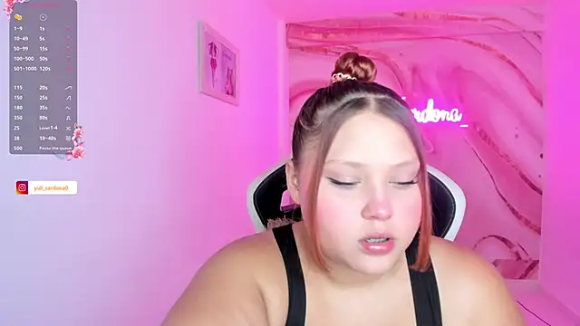 YuliCardona  online show from April 2, 3:37 am