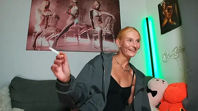 Snapshot of LessiaMia chatting on September 14, 5:22 pm LessiaMia online show from September 14, 5:22 pm