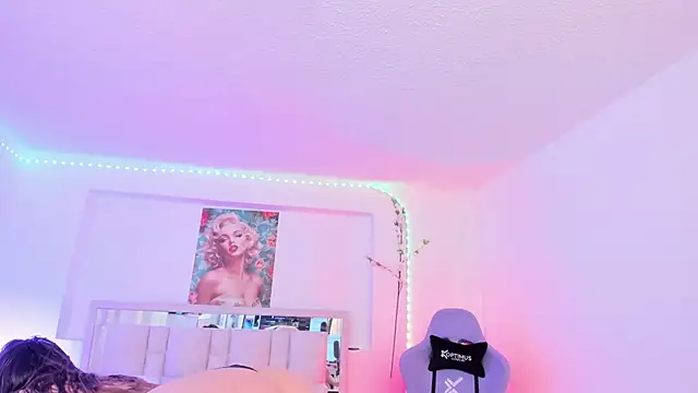 Samanta roberts1 online show from November 18, 11:11 am