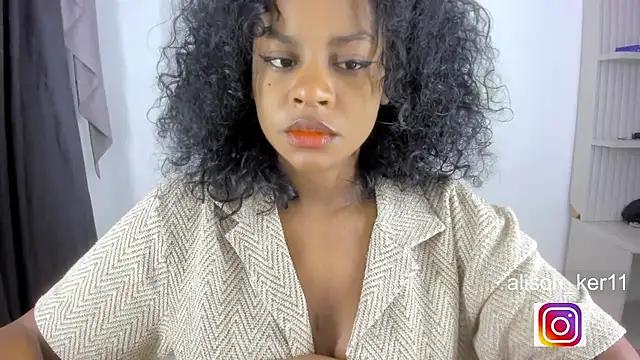 alison-ker3 online show from May 10, 8:49 am