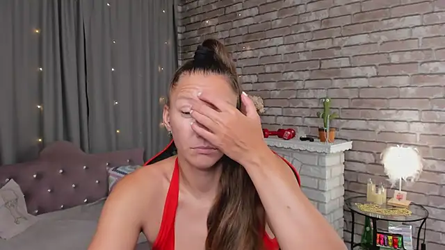 SarahCoksss online show from July 3, 12:05 am