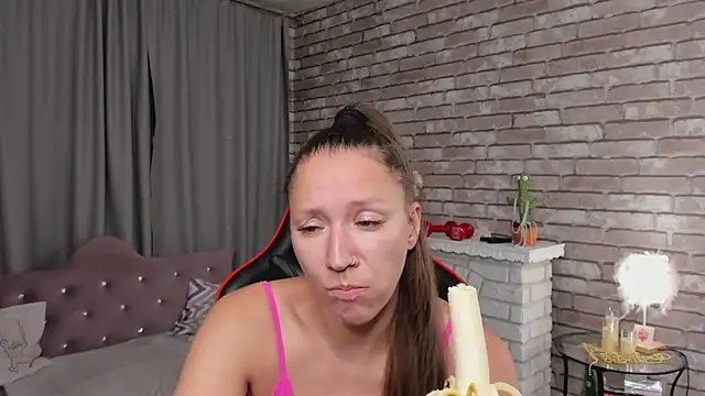 SarahCoksss online show from May 16, 1:30 am