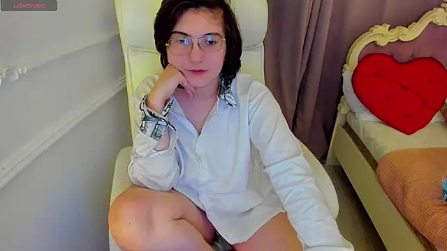 Lily Marlin online show from May 21, 4:21 am