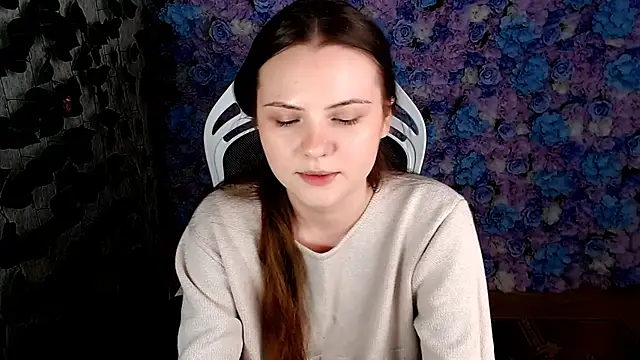 IxxiLiana online show from October 4, 5:46 am