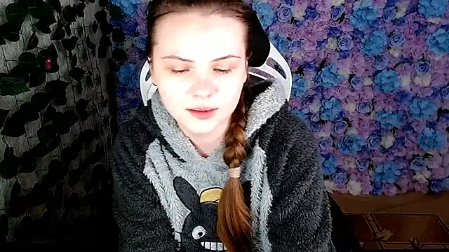 IxxiLiana online show from October 3, 5:23 am