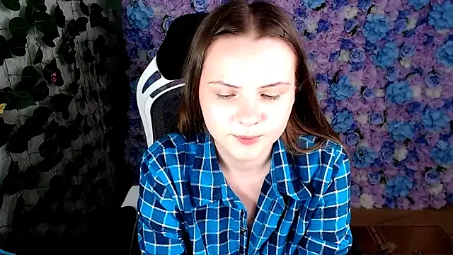IxxiLiana online show from September 10, 5:18 am
