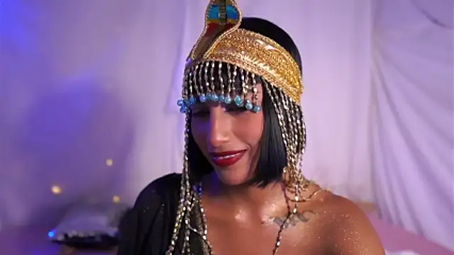 Snapshot of JulietaWinona chatting on October 31, 11:09 pm JulietaWinona online show from October 31, 11:09 pm