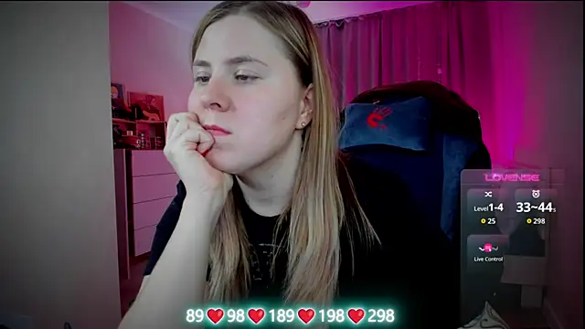 Olivia Munk online show from November 7, 6:52 am