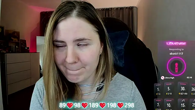 Olivia Munk online show from December 18, 4:06 am