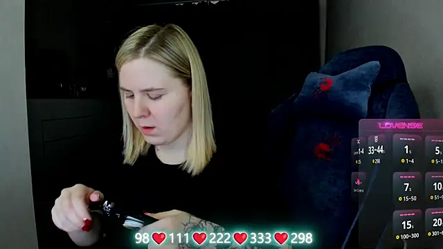 Olivia Munk online show from April 7, 6:37 am