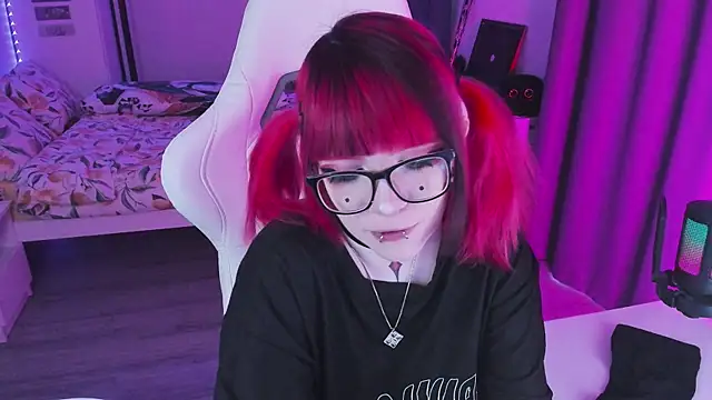 Yumi Youkai online show from February 15, 2:27 pm