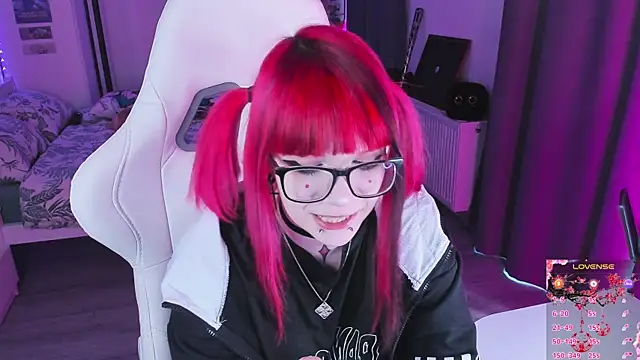 Yumi Youkai online show from October 19, 9:33 am