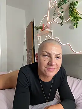 PaulinaSchubert1 online show from March 23, 7:42 pm