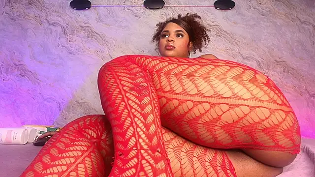 jones maddy  online show from October 23, 12:00 pm