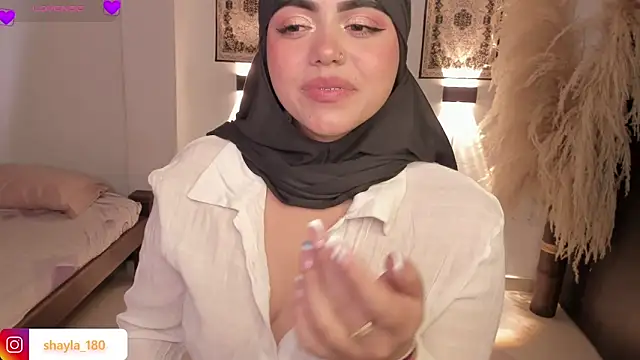 shayla 18 online show from May 25, 9:25 pm