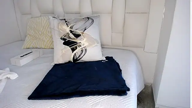 tiffany  pink online show from October 11, 1:54 am