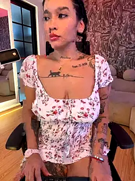 Snapshot of HannahW_ chatting on September 11, 7:25 pm HannahW online show from September 11, 7:25 pm