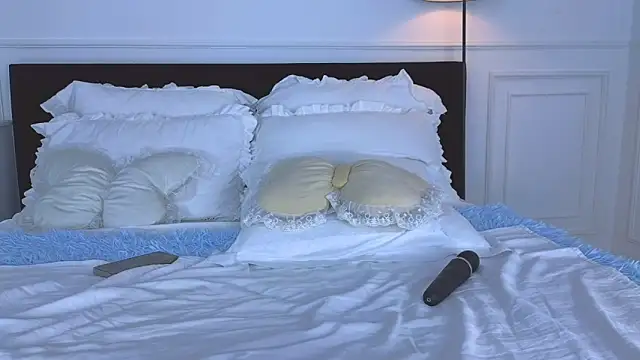 NicoleMarani online show from March 16, 3:20 am