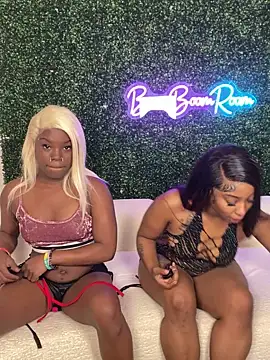 asiamariiee online show from May 11, 5:32 pm