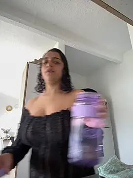 Alicia Ruiz online show from May 25, 8:08 pm