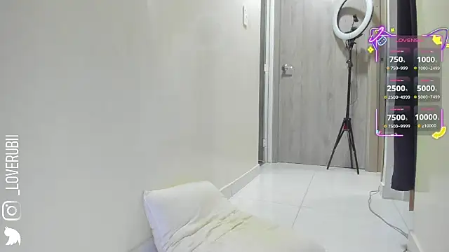 loverubii online show from October 18, 3:53 am