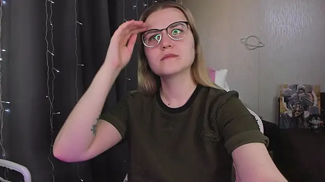 MissBrightShine online show from March 28, 10:48 am