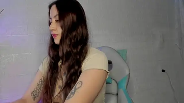 Lauryn muller online show from May 24, 6:12 am