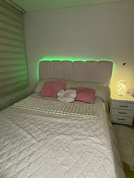 Zoe olsen online show from July 1, 4:45 am
