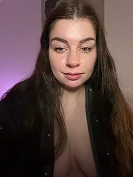 EllyNora online show from May 6, 8:35 pm