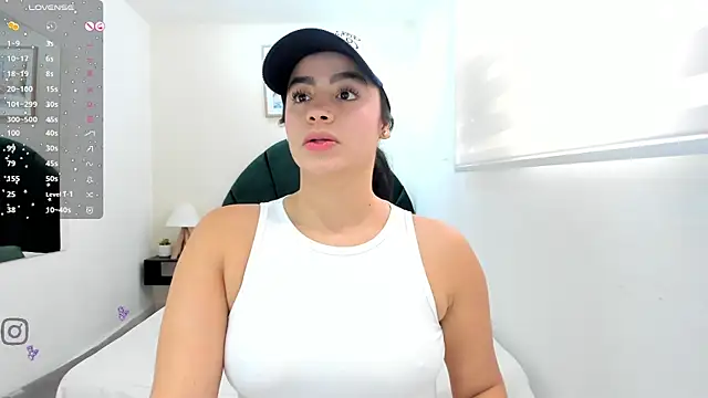 Paula Desousa online show from May 8, 7:38 pm