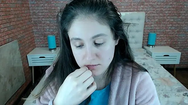 Holliy Cooper online show from November 12, 10:02 am