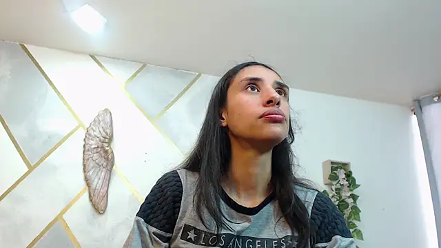 RoxanaCyrano  online show from November 4, 8:03 pm