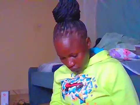 prettychic5 online show from May 21, 5:33 pm